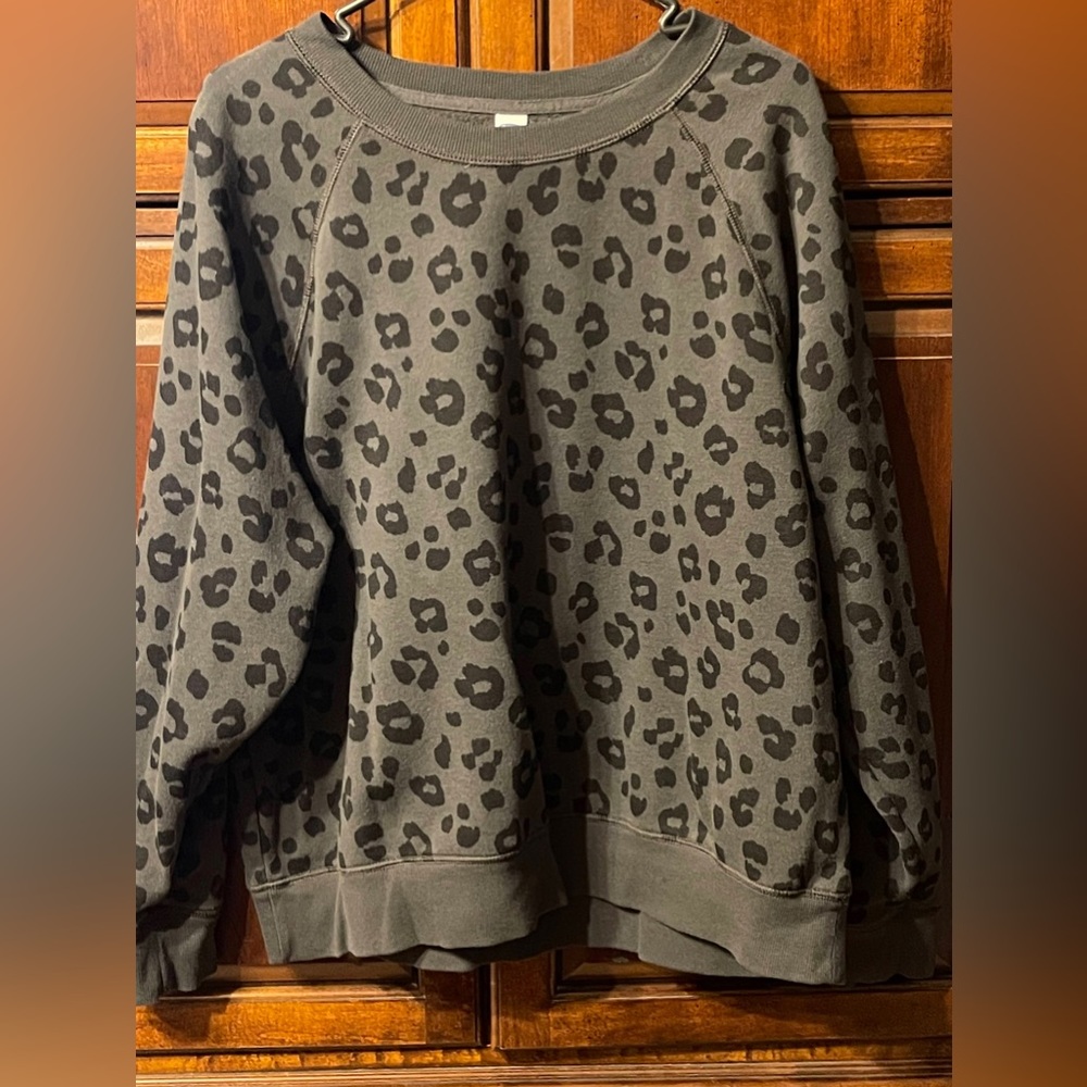Women’s sweatshirt